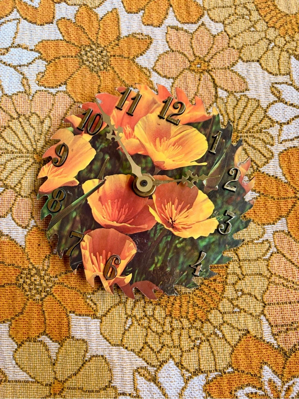 🌸✨ Vintage 70s Poppy Floral Clock ✨🌸